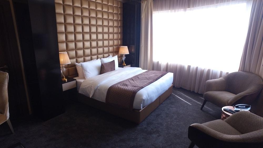 Lumiere Des Etoile Hotel Кувейт Екстериор снимка