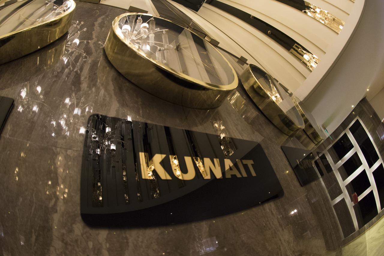 Lumiere Des Etoile Hotel Кувейт Екстериор снимка