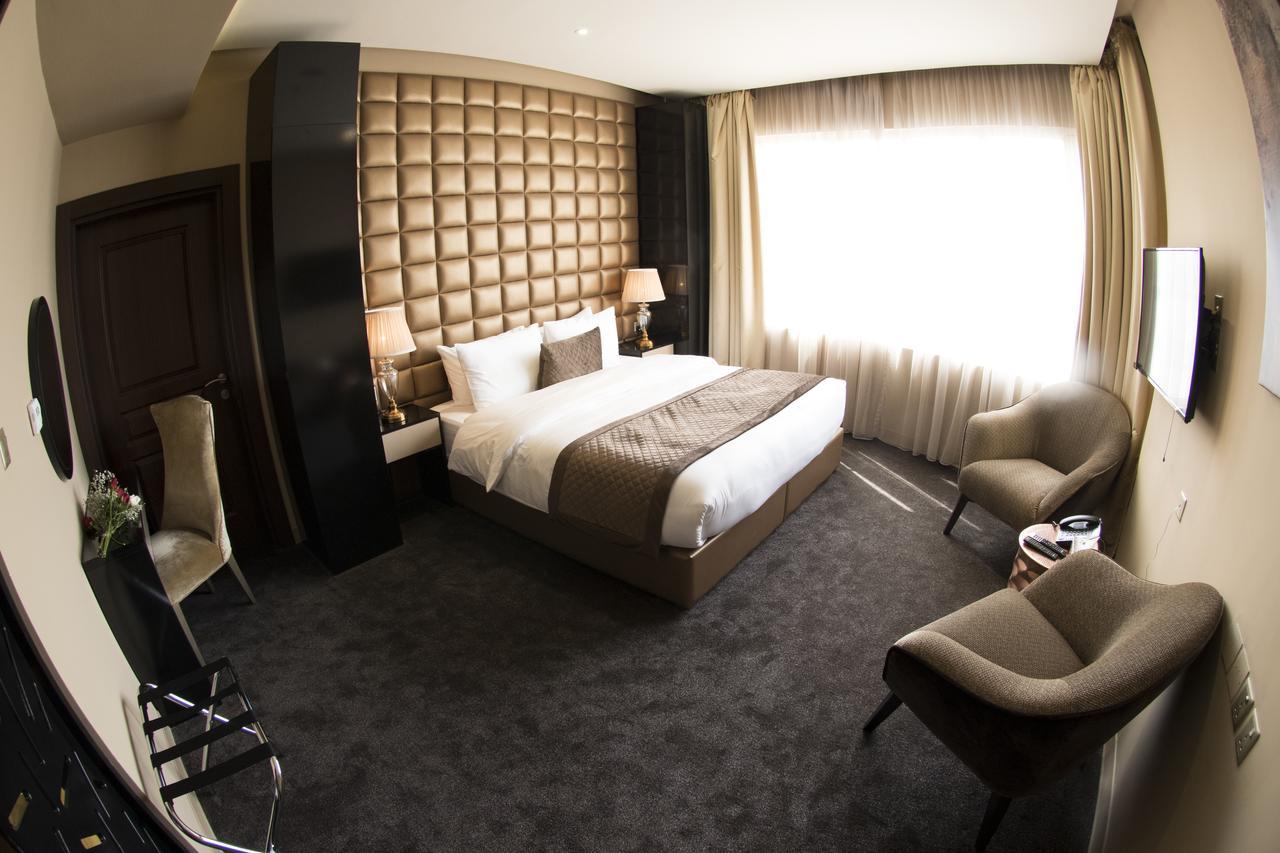 Lumiere Des Etoile Hotel Кувейт Екстериор снимка