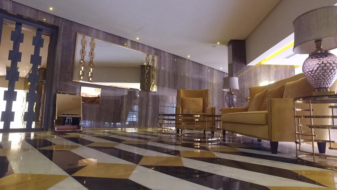 Lumiere Des Etoile Hotel Кувейт Екстериор снимка