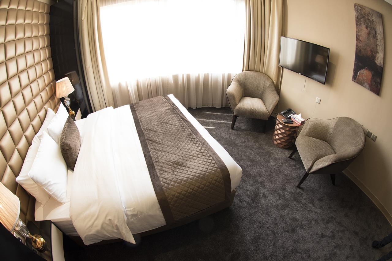 Lumiere Des Etoile Hotel Кувейт Екстериор снимка
