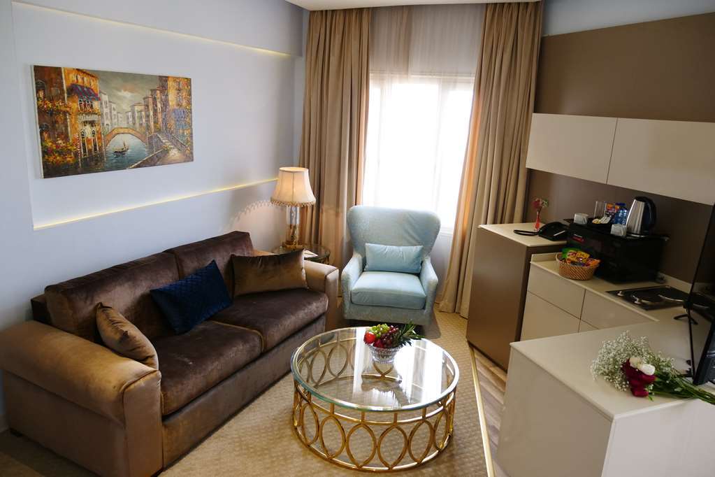 Lumiere Des Etoile Hotel Кувейт Стая снимка